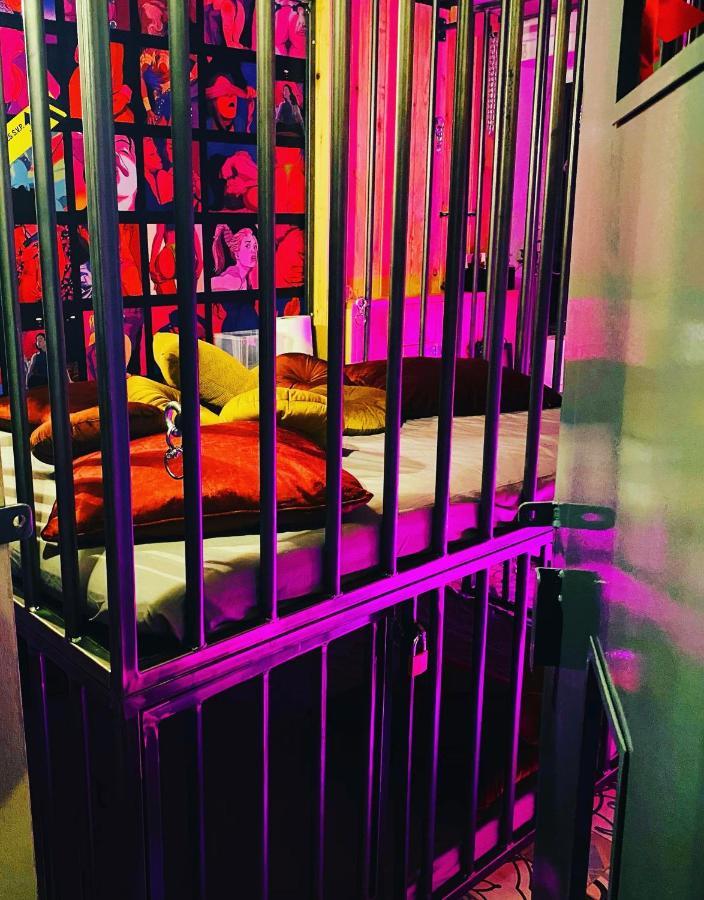 Secret Room Votre Love Room Coquine Et Insolite En Espace Privatif A Tournai Exterior foto