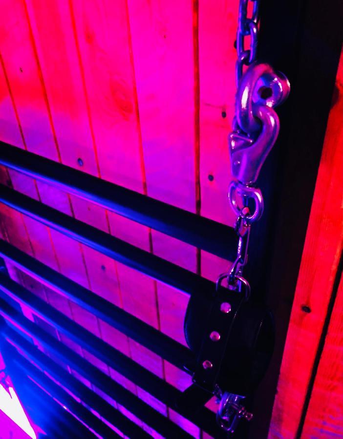 Secret Room Votre Love Room Coquine Et Insolite En Espace Privatif A Tournai Exterior foto