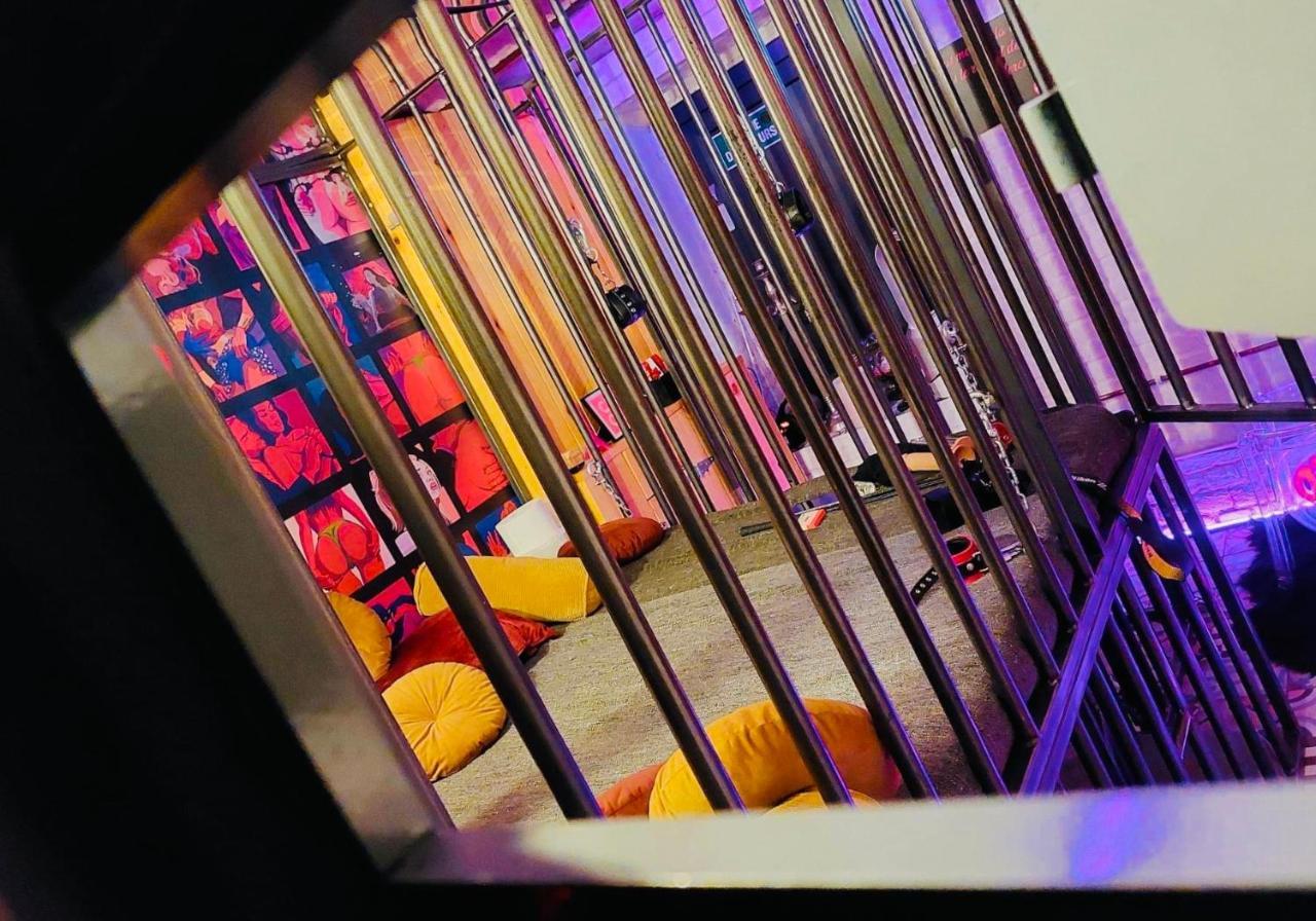 Secret Room Votre Love Room Coquine Et Insolite En Espace Privatif A Tournai Exterior foto